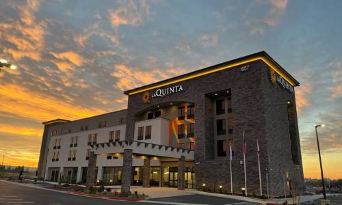 La Quinta Inn & Suites